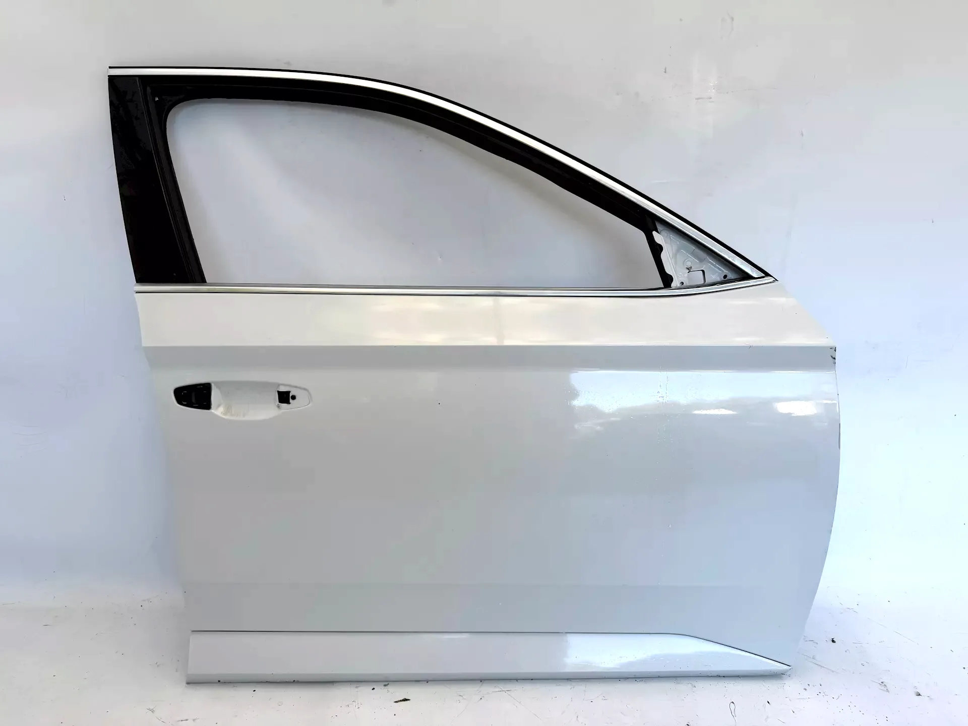 Dveře pravé přední, Škoda Superb III, LS9R - 2Y2Y