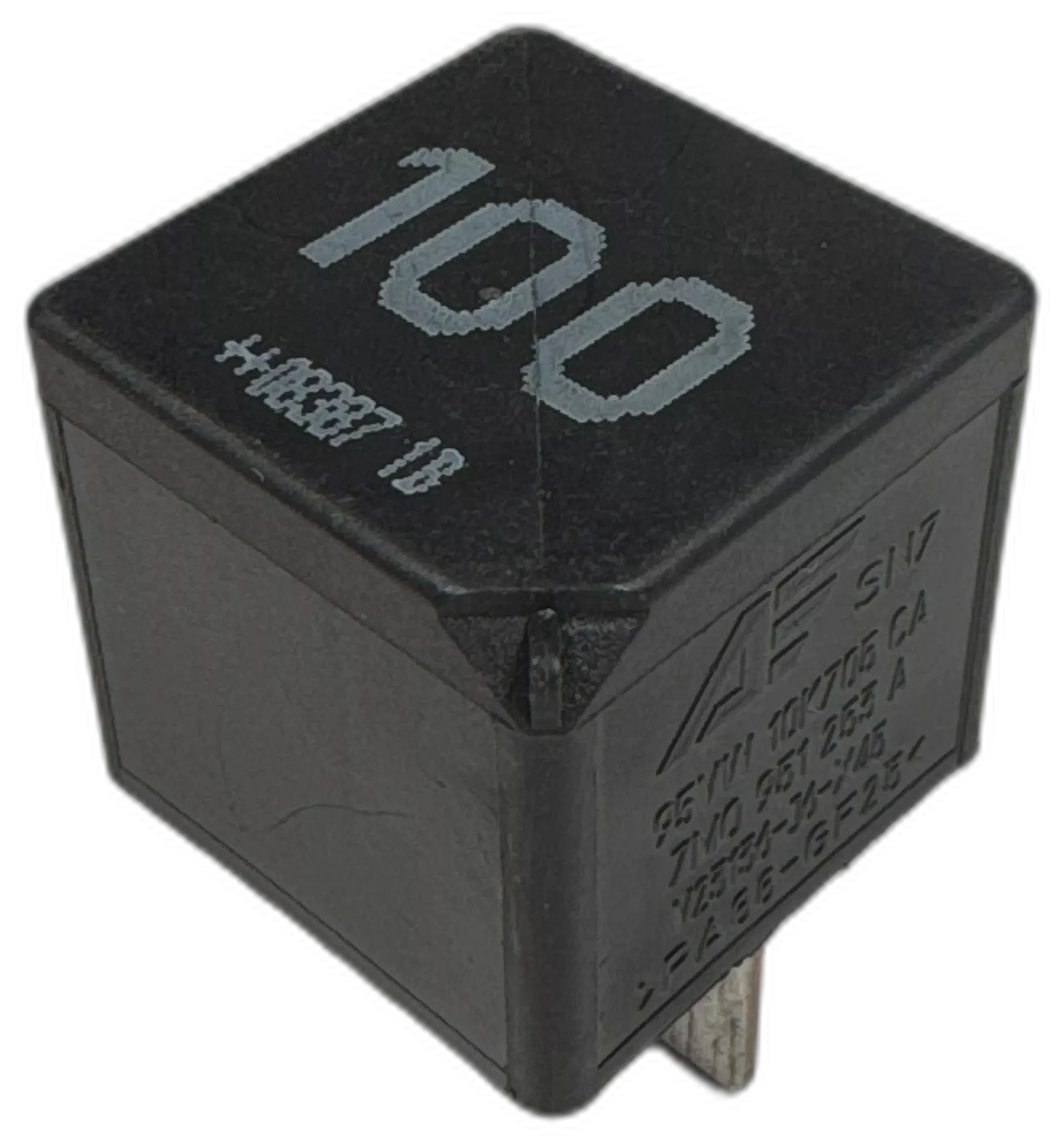 Relé 100, 7M0 951 253 A
