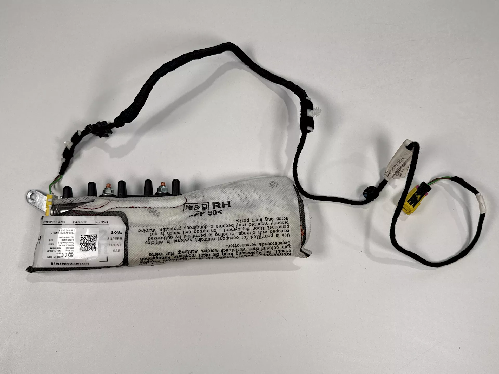 Airbag sedadla pravý, 3V0 880 242 F