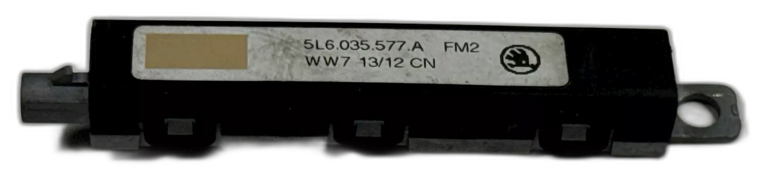 Anténní zesilovač, 5L6 035 577 A