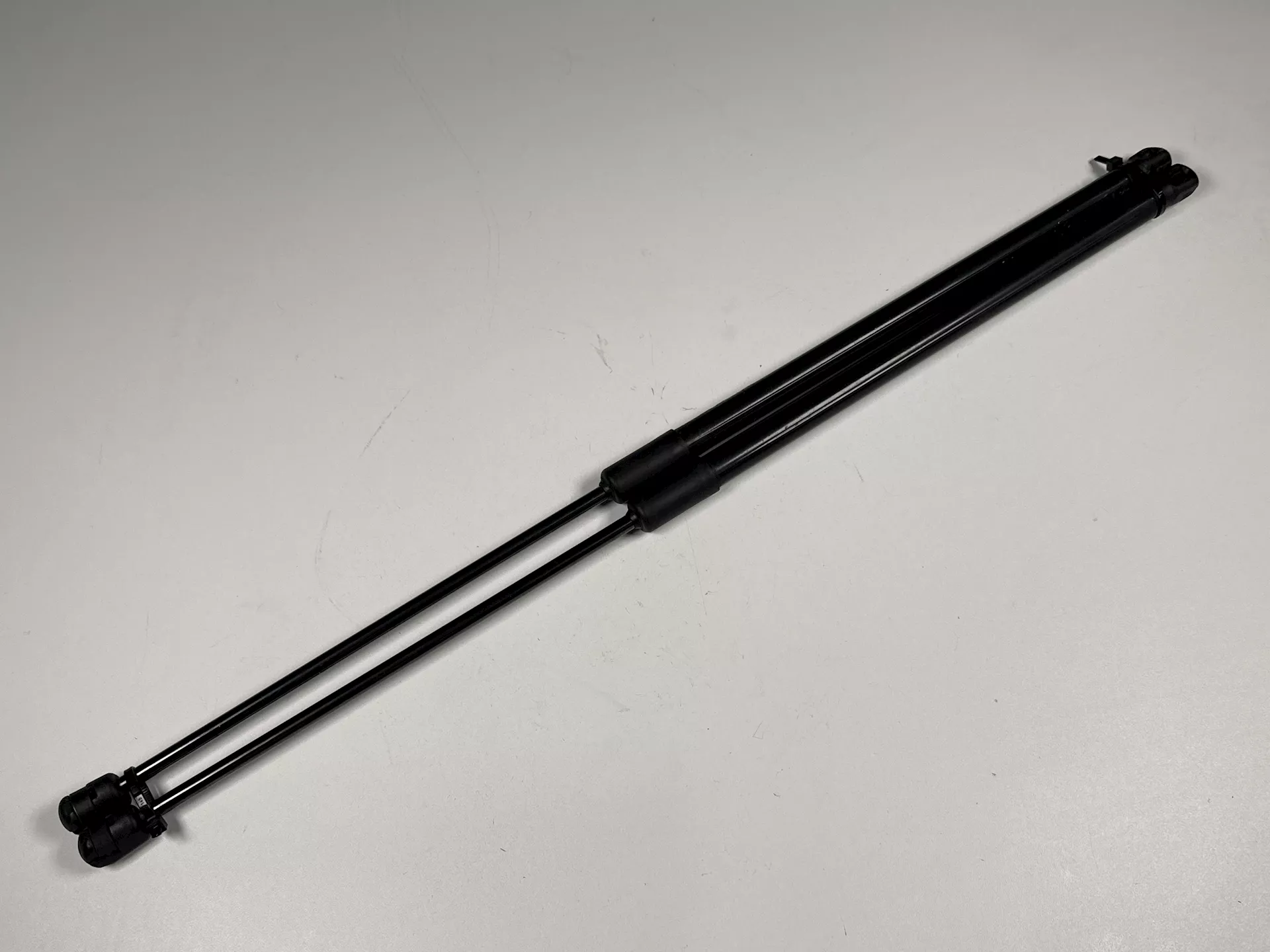 Plynové vzpěry kufru, 658 827 550 B, Škoda Scala / Kamiq