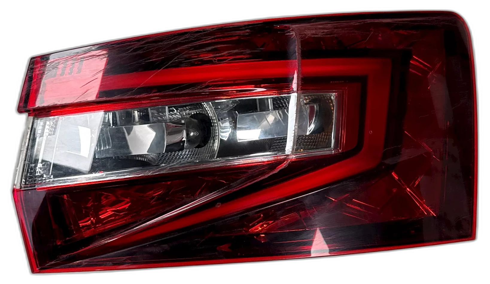Zadní světlomet pravý, Škoda Superb III kombi, 3V9 945 208, poškozený