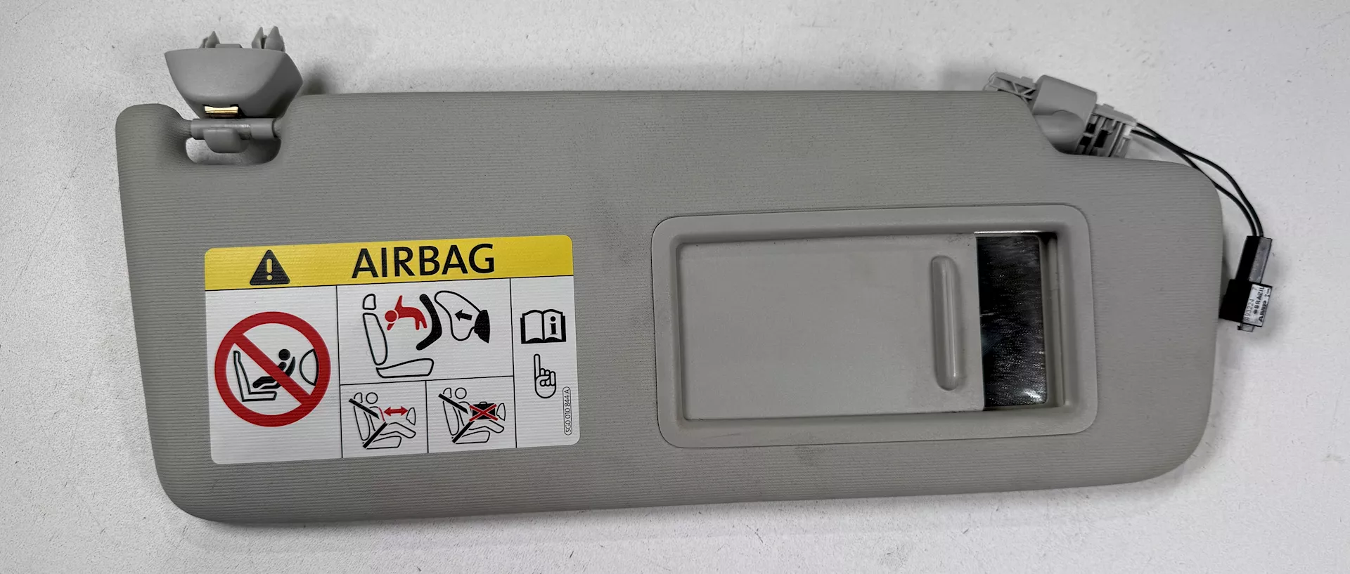 Sluneční clona pravá, 5G0 857 552 CJ, šedá