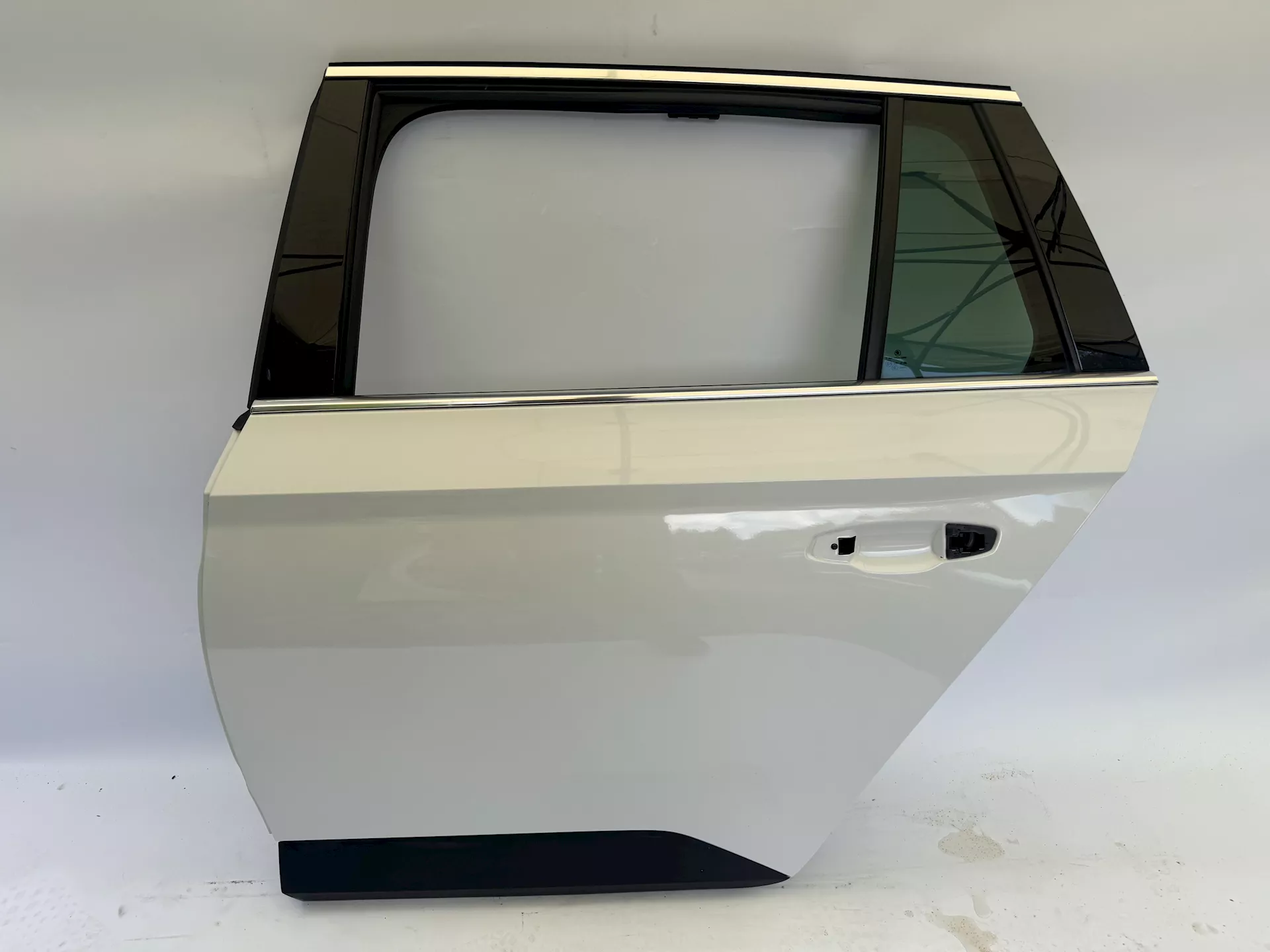 Dveře levé zadní, Škoda Superb III kombi, LS9R - 2Y2Y