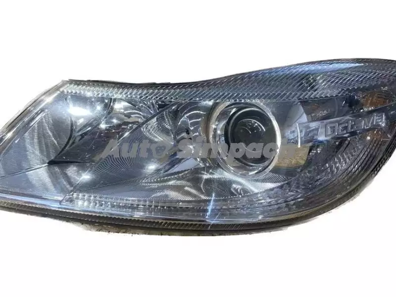 Přední světlomet levý Octavia II-2 po faceliftu