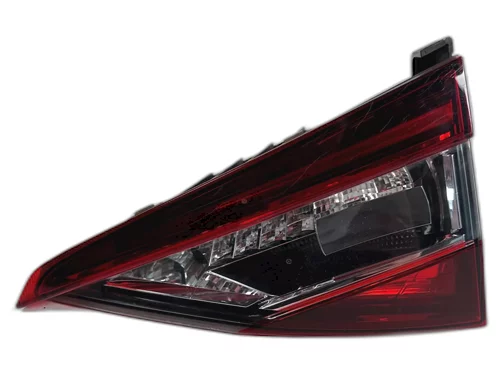 Zadní světlomet pravý vnitřní, Škoda Superb III, 3V9 945 308 F, poškrábané