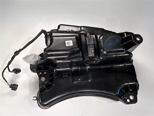 Nádrž redukčního prostředku AdBlue, 5WA 131 877 N, Škoda Octavia IV