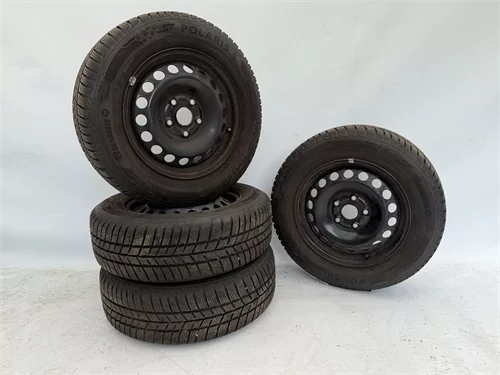 Plechové disky + Zimní pneumatiky Barum 195/65 R15, ZP66