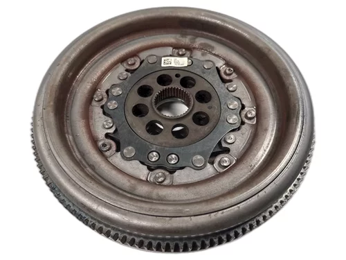 Setrvačník, 04L 105 266 D, 169 000km, 021